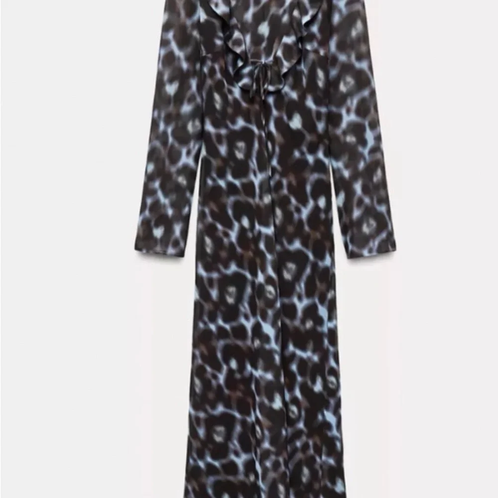 Zara Black and Blue Leopard-Print Maxi Dress - Picture 4 of 4